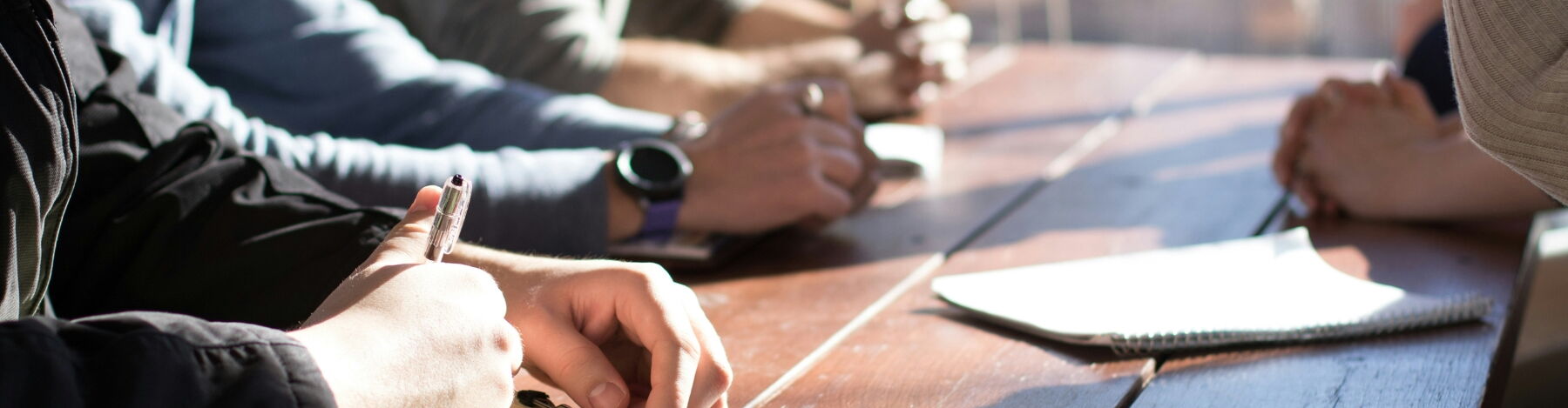 Angebote für Firmen ᐅ Achtsamkeit in der Arbeitswelt • Persönlichkeitsentwicklung anregen ✓ Jetzt CFM Firmen-Angebote entdecken.