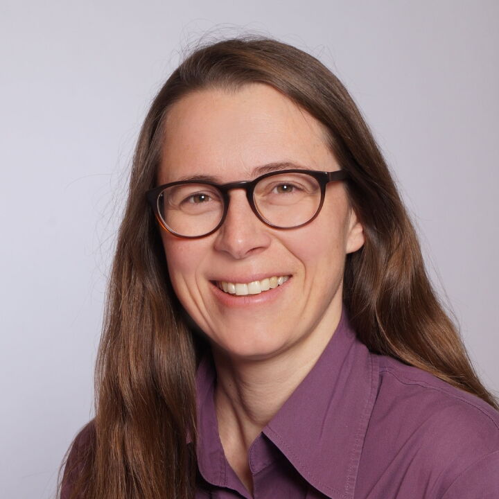 Franziska Meier ᐅ Zertifizierte Achtsamkeitslehrerin • Kommunikationsfachfrau ✓ Jetzt Achtsamkeitskurse von Franziska Meier entdecken.